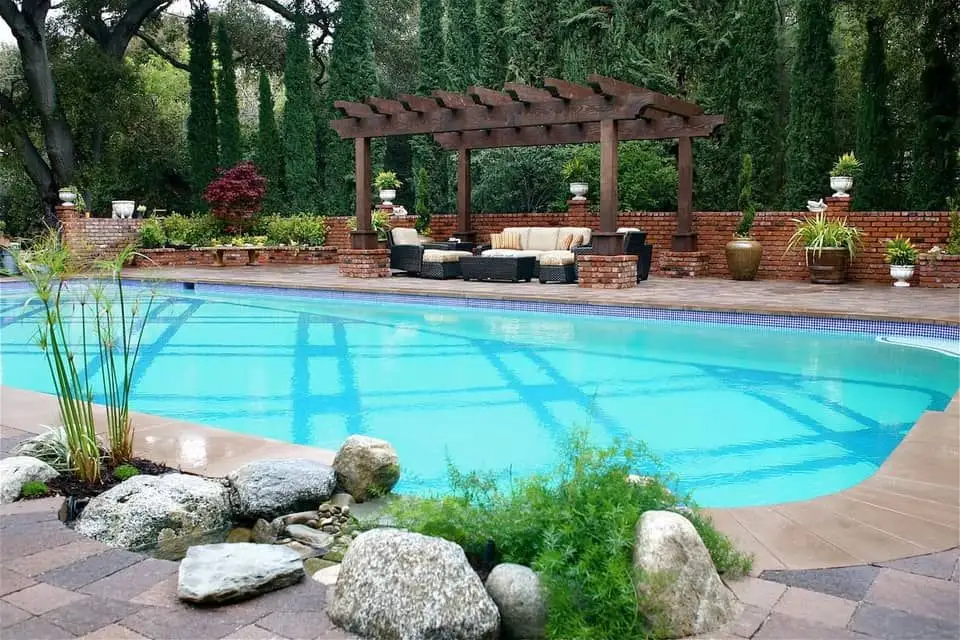 estate maintenance - pool with pergola