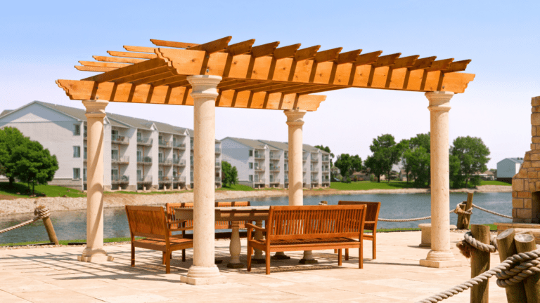 pergola contractor Woodland Hills